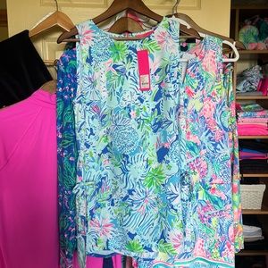 NWT!! Coastal Blue Lion Around Donna Top
